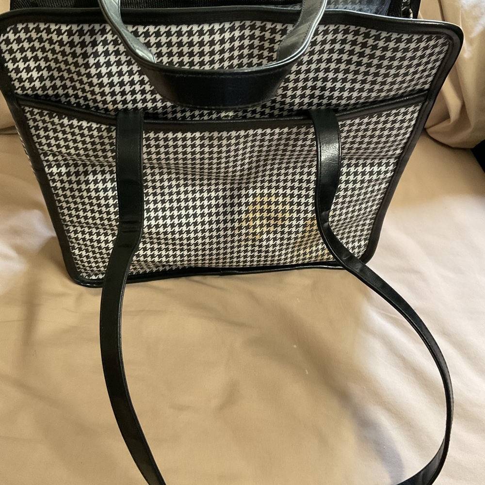 LA RUE Classic Black and White Houndstooth Check “Like New Condition” Tote Bag